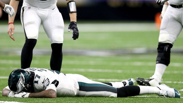 NEW ORLEANS, LOUISIANA - JANUARY 13: Alshon Jeffery #17 of the Philadelphia Eagles is consoled by Nick Foles #9 after allowing a pass to go through his hands that led to an interception late in the fourth quarter against the New Orleans Saints in the NFC Divisional Playoff Game at Mercedes Benz Superdome on January 13, 2019 in New Orleans, Louisiana. The Saints defeated the Eagles 20-14.