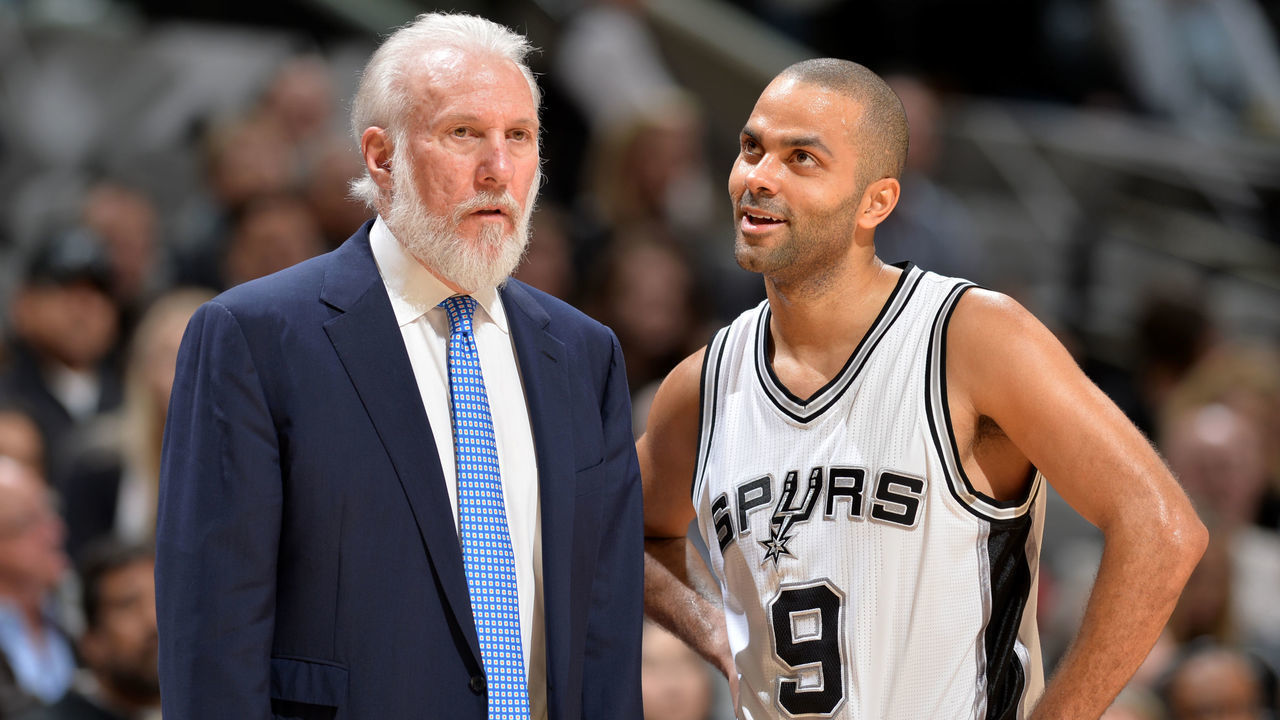 SAN ANTONIO, TX - JANUARY 17: Head Coach Gregg Popovich and Tony Parker #9 of the San Antonio Spurs are seen against the Minnesota Timberwolves on January 17, 2017 at the AT&T Center in San Antonio, Texas. Mandatory Copyright Notice: Copyright 2017 NBAE (Photos by Mark Sobhani/NBAE via Getty Images)