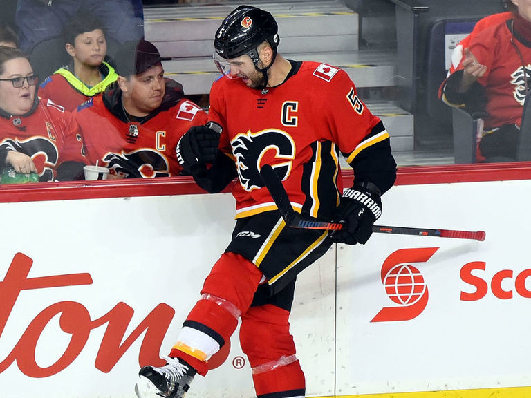 Giordano Claims Norris Trophy As Nhls Top Defenseman 