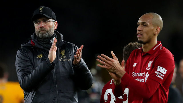 WOLVERHAMPTON, ENGLAND - JANUARY 07: Jurgen Klopp manager of Liverpool and Fabinho of Liverpool applaud after the Emirates FA Cup Third Round match between Wolverhampton Wanderers and Liverpool at Molineux on January 7, 2019 in Wolverhampton, United Kingdom.