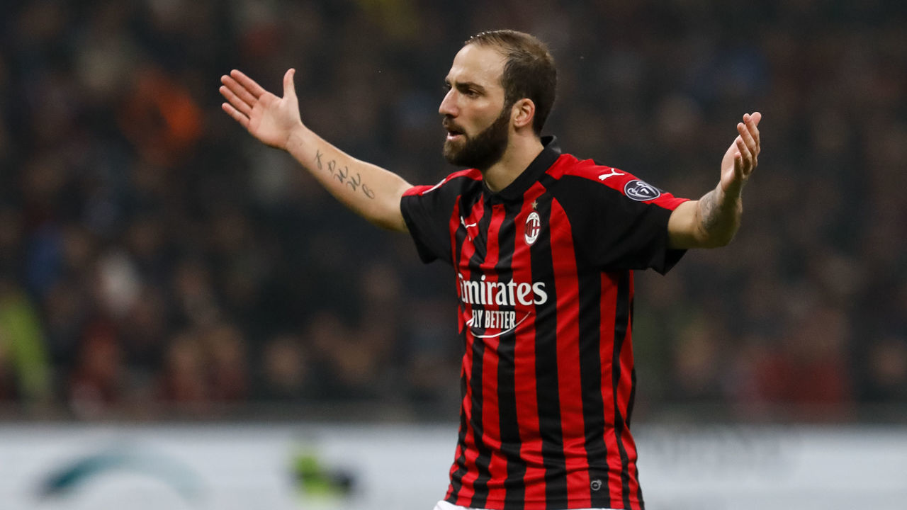 Gonzalo Higuain of Milan gestures during the Lega Seria A match between AC Milan and Juventus FC on November 11, 2018 at San Siro Stadium in Milan, Italy.