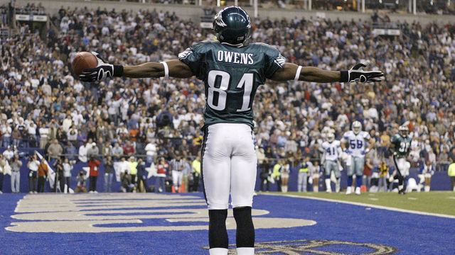 Philadelphia Eagles wide receiver Terrell Owens (81) stands on the star after scoring his second touchdown of the half. At the half the Philadelphia Eagles lead the Dallas Cowboys 35-14 on Monday, November 15, 2004 at Texas Stadium in Irving, TX.