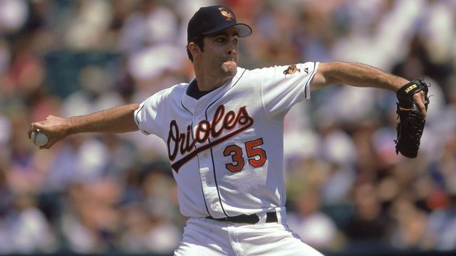 2 Jul 2000: Starting pitcher Mike Mussina #35 of the Baltimore Orioles winds back to pitch against the Toronto Blue Jays at Camden Yards in Baltimore, Maryland. The Orioles defeated the Blue Jays 3-2.Mandatory Credit: Greg Fiume/Allsport