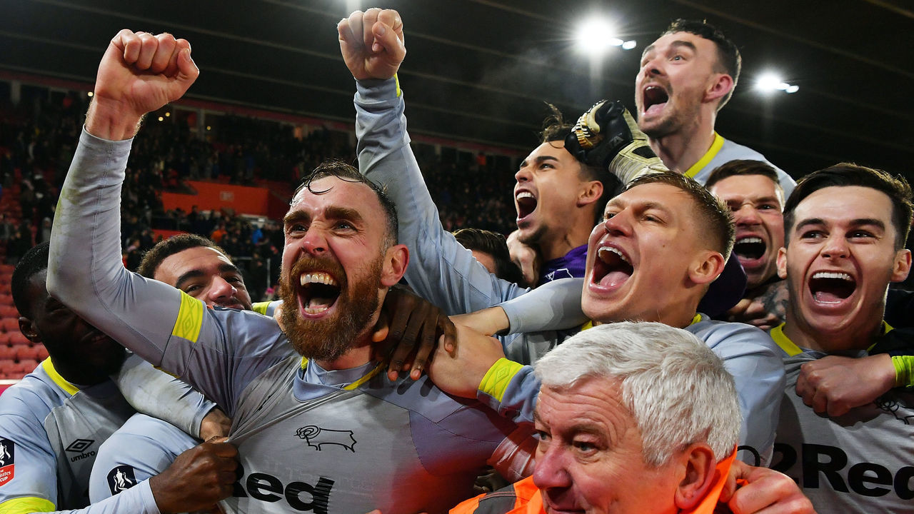 SOUTHAMPTON, ENGLAND - JANUARY 16: Derby County Captain Richard Keogh celebrates with his team after winning the penalty shoot out during the FA Cup Third Round Replay match between Southampton FC and Derby County at St Mary's Stadium on January 16, 2019 in Southampton, United Kingdom.