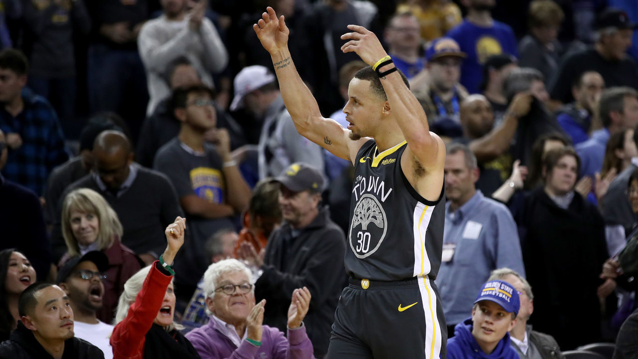 OAKLAND, CALIFORNIA - JANUARY 16: Stephen Curry #30 of the Golden State Warriors reacts during their game against the New Orleans Pelicans at ORACLE Arena on January 16, 2019 in Oakland, California.
