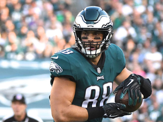 PHILADELPHIA, PA - OCTOBER 07: Philadelphia Eagles Tight End Dallas Goedert (88) runs the ball during the football game between the Minnesota Vikings and the Philadelphia Eagles on October 7, 2018, at Lincoln Financial Field in Philadelphia, PA.