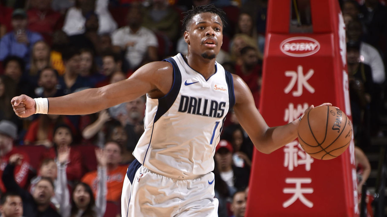 HOUSTON, TX - NOVEMBER 28: Dennis Smith Jr. #1 of the Dallas Mavericks handles the ball against the Houston Rockets on November 28, 2018 at the Toyota Center in Houston, Texas. NOTE TO USER: User expressly acknowledges and agrees that, by downloading and/or using this photograph, user is consenting to the terms and conditions of the Getty Images License Agreement. Mandatory Copyright Notice: Copyright 2018 NBAE