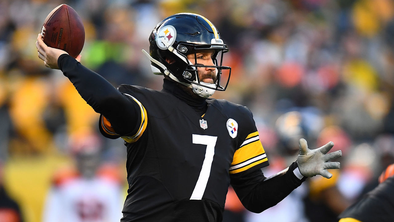 PITTSBURGH, PA - DECEMBER 30: Ben Roethlisberger #7 of the Pittsburgh Steelers in action during the game against the Cincinnati Bengals at Heinz Field on December 30, 2018 in Pittsburgh, Pennsylvania.