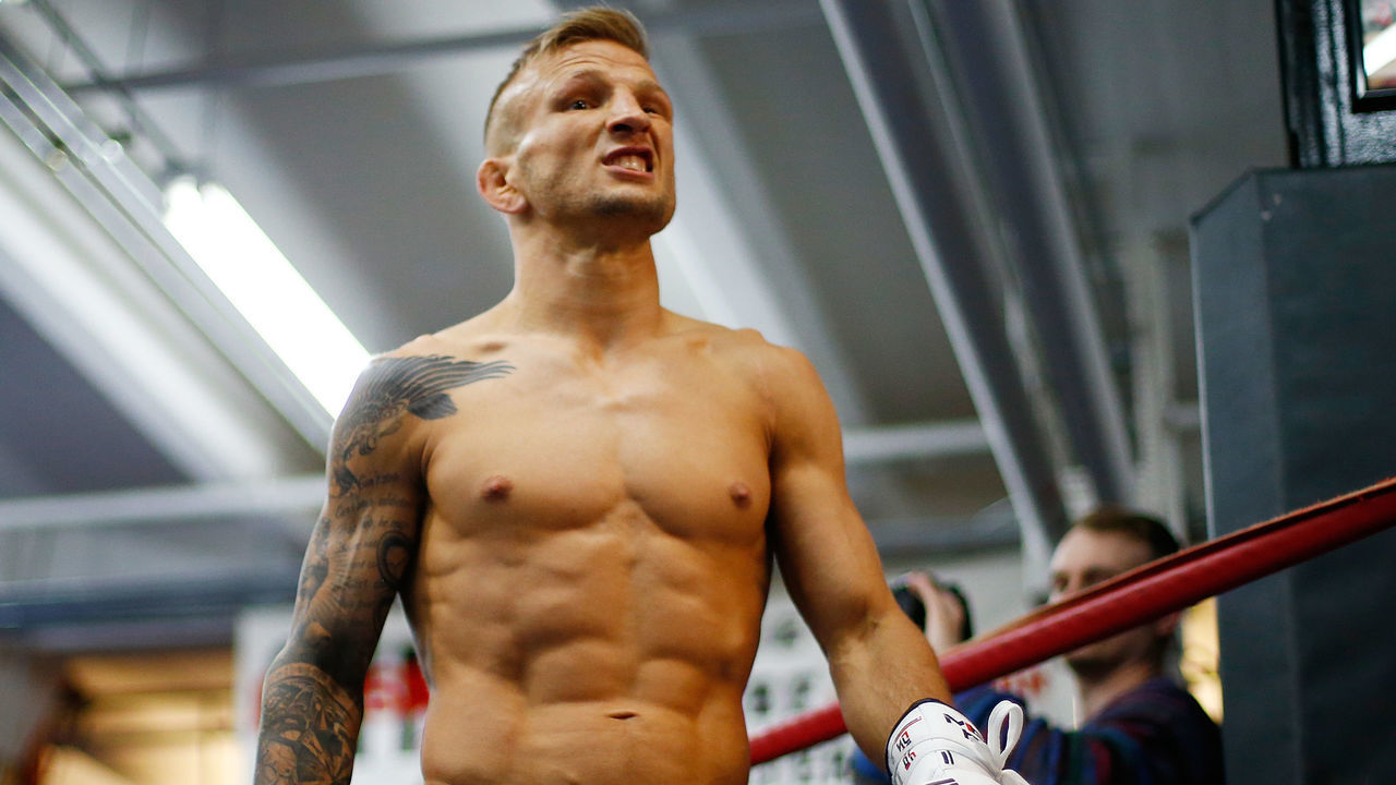 NEW YORK, NY - JANUARY 16: TJ Dillashaw works out during the open workout at GleasonÕs Gym on January 16, 2019 in New York City.