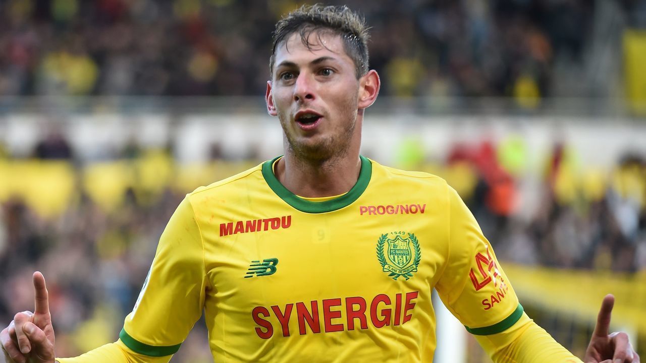 Nantes' Argentinian forward Emiliano Sala celebrates after scoring a goal during the French L1 football match between Nantes (FC) and Guingamp (EAG), on November 4, 2018, at the La Beaujoire stadium in Nantes, western France.