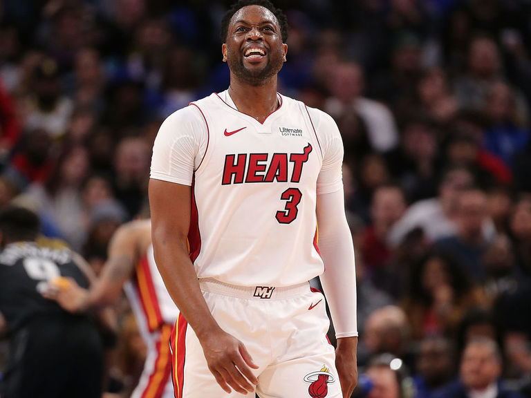 D-Wade reflects on United Center debut ahead of final game in Chicago ...