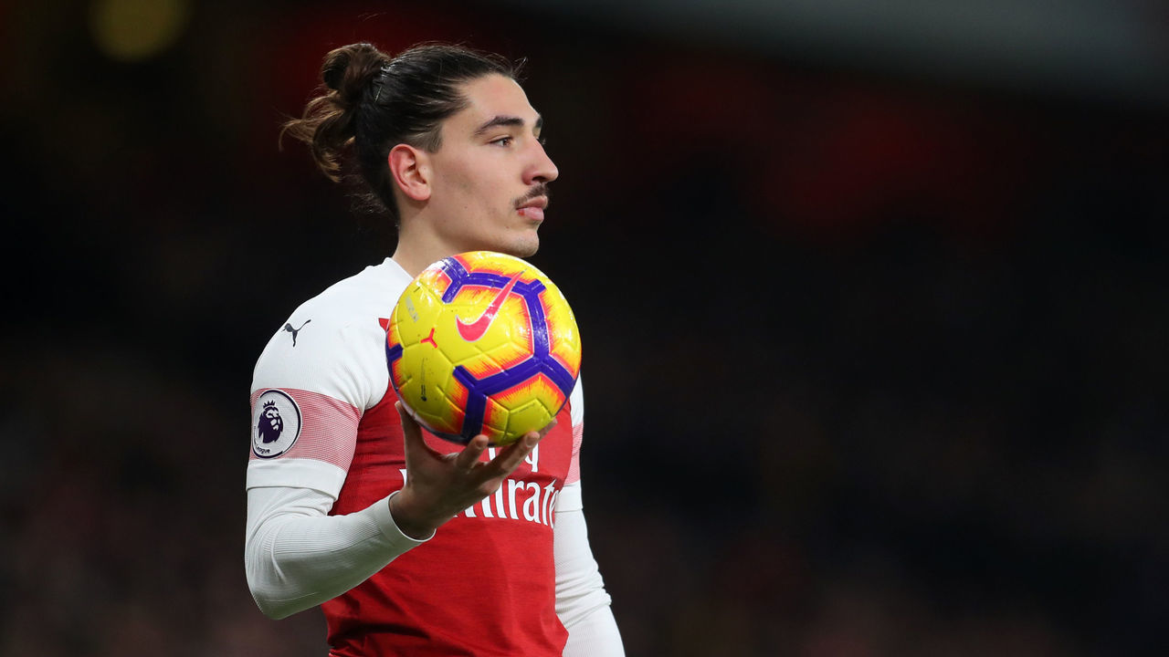 LONDON, ENGLAND - JANUARY 19: Hector Bellerin of Arsenal during the Premier League match between Arsenal FC and Chelsea FC at Emirates Stadium on January 19, 2019 in London, United Kingdom.