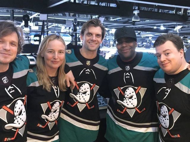 'Mighty Ducks' cast reunites at Ducks-Islanders game