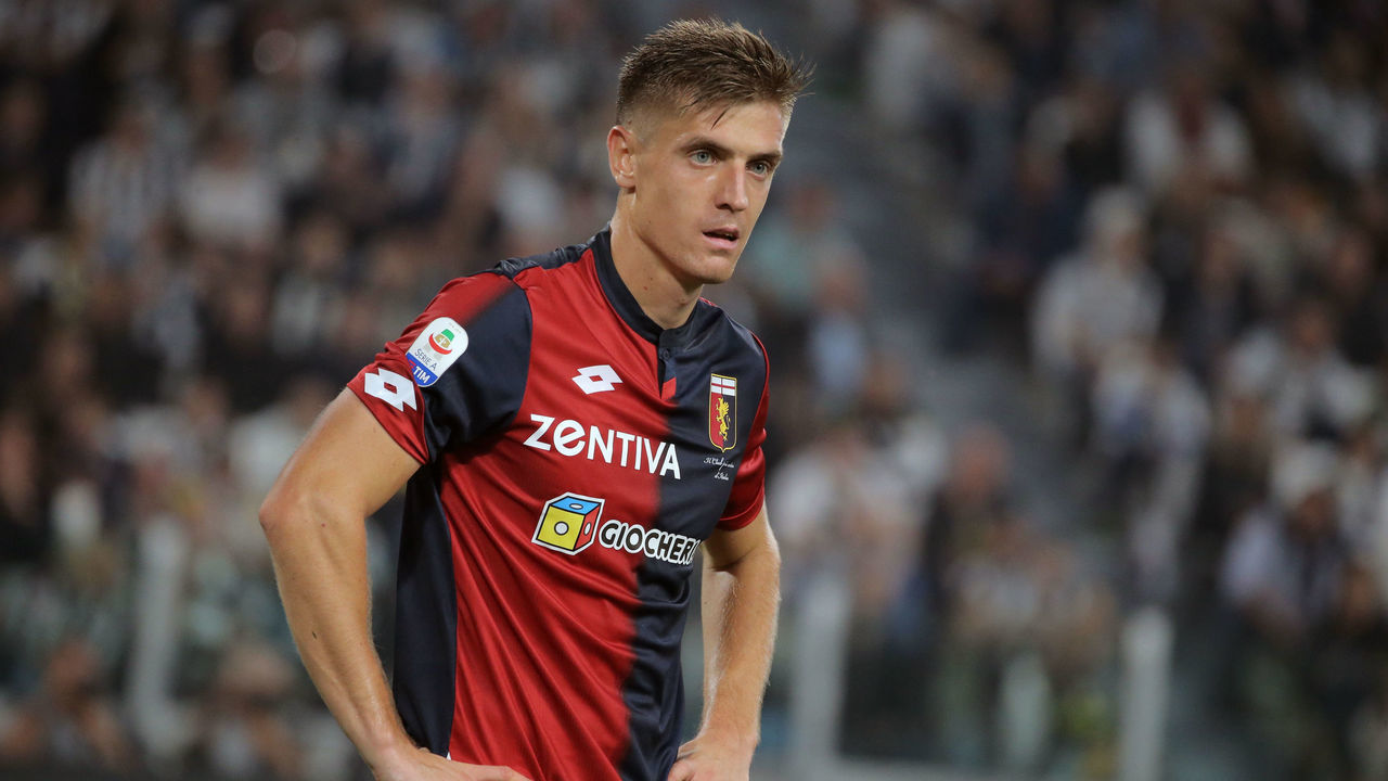 Krzysztof Piatek #9 of Genoa CFC during the serie A match between Juventus FC and Genoa CFC at Allianz Stadium on October 20, 2018 in Turin, Italy.