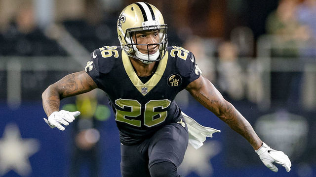 ARLINGTON, TX - NOVEMBER 29: New Orleans Saints Cornerback P.J. Williams (26) drops into coverage during the game between the Dallas Cowboys and New Orleans Saints on November 29, 2018 at AT&T Stadium in Arlington, TX.