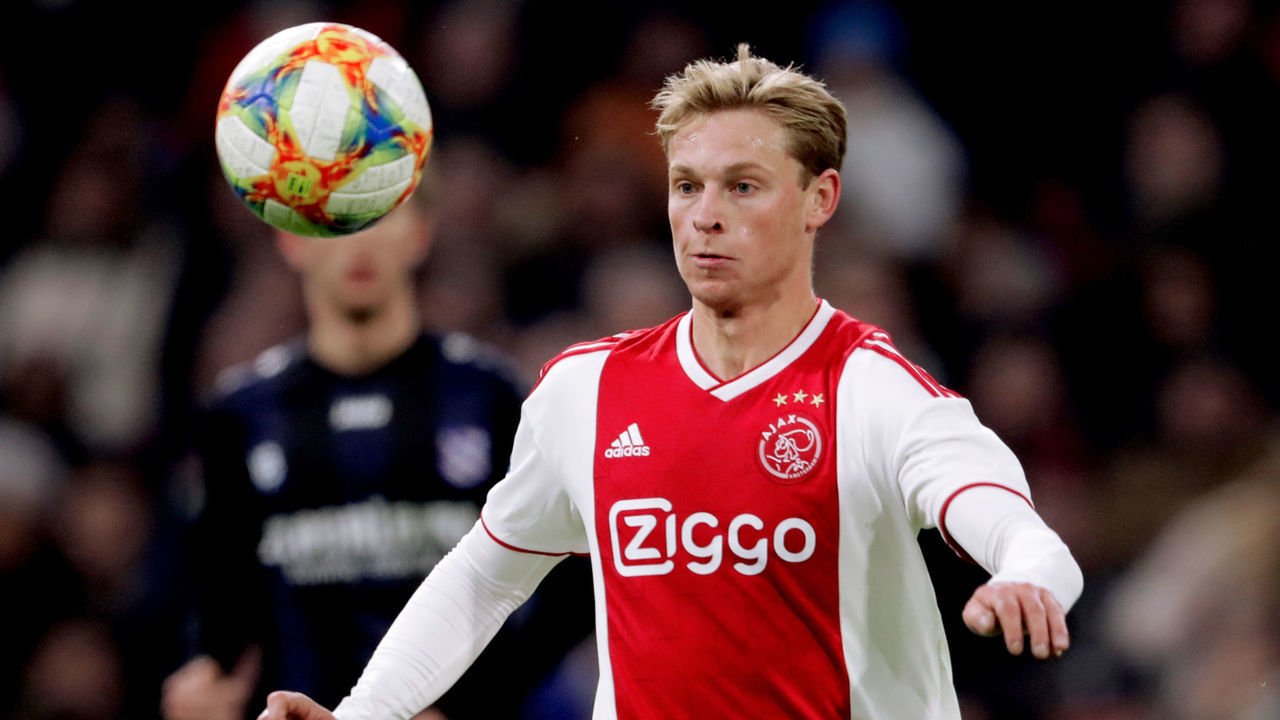 AMSTERDAM, NETHERLANDS - JANUARY 20: Frenkie de Jong of Ajax during the Dutch Eredivisie match between Ajax v SC Heerenveen at the Johan Cruijff Arena on January 20, 2019 in Amsterdam Netherlands
