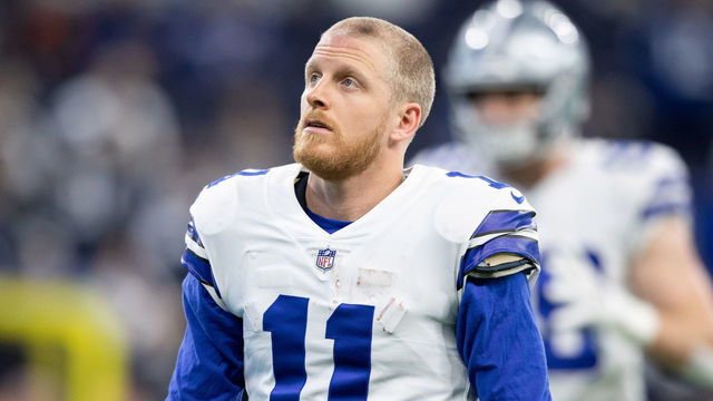 INDIANAPOLIS, IN - DECEMBER 16: Dallas Cowboys wide receiver Cole Beasley (11) warms up on the field before the NFL game between the Indianapolis Colts and Dallas Cowboys on December 16, 2018, at Lucas Oil Stadium in Indianapolis, IN.