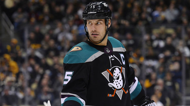PITTSBURGH, PA - DECEMBER 17: Anaheim Ducks Center Ryan Getzlaf (15) looks on during the second period in the NHL game between the Pittsburgh Penguins and the Anaheim Ducks on December 17, 2018, at PPG Paints Arena in Pittsburgh, PA.
