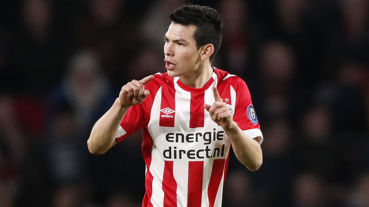 EINDHOVEN, NETHERLANDS - DECEMBER 22: Hirving Lozano of PSV during the Dutch Eredivisie match between PSV v AZ Alkmaar at the Philips Stadium on December 22, 2018 in Eindhoven Netherlands