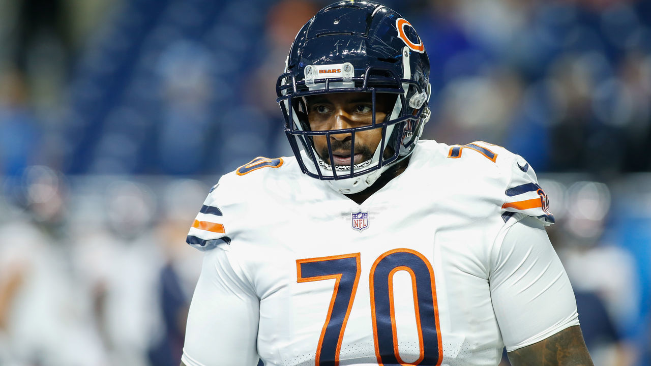 DETROIT, MI - NOVEMBER 22: Chicago Bears tackle Bobby Massie (70) looks on during warmups before the start of a regular season game between the Chicago Bears and the Detroit Lions on November 22, 2018 at Ford Field in Detroit, Michigan.