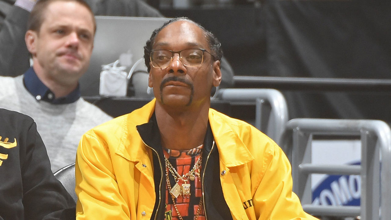 LOS ANGELES, CA - JANUARY 21: Snoop Dogg attends the game between the Golden State Warriors and the Los Angeles Lakers on January 21, 2019 at STAPLES Center in Los Angeles, California. NOTE TO USER: User expressly acknowledges and agrees that, by downloading and/or using this photograph, user is consenting to the terms and conditions of the Getty Images License Agreement. Mandatory Copyright Notice: Copyright 2019 NBAE