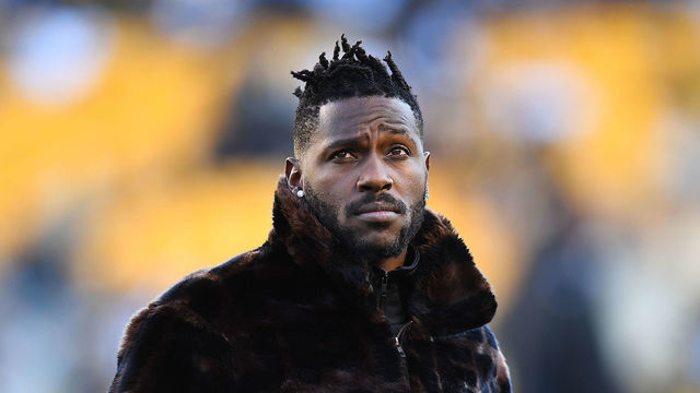PITTSBURGH, PA - DECEMBER 30: Antonio Brown #84 of the Pittsburgh Steelers looks on during warmups prior to the game against the Cincinnati Bengals at Heinz Field on December 30, 2018 in Pittsburgh, Pennsylvania.
