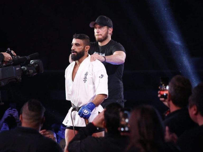 Chris Pratt corners Adel Altamimi in Bellator debut