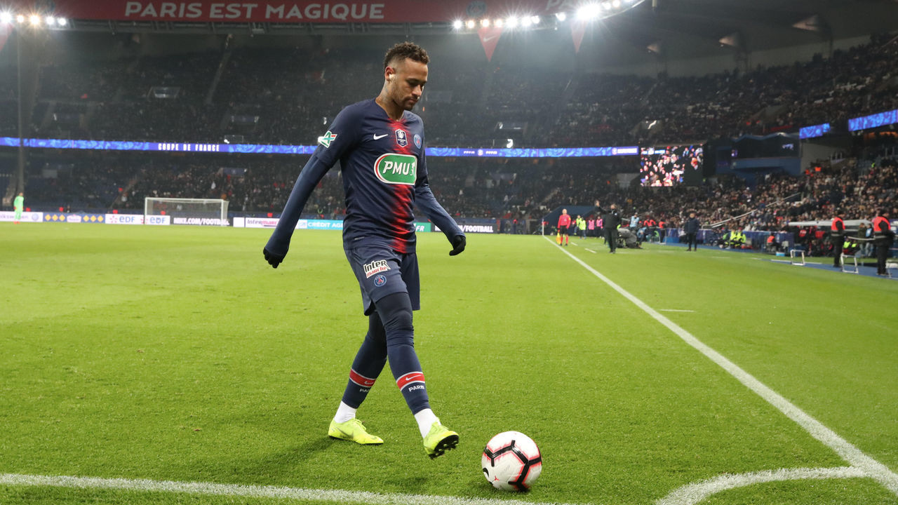 PARIS, FRANCE - JANUARY 23: Neymar Jr of Paris Saint-Germain in action during the French Cup match between Paris Saint-Germain and RC Strasbourg at Parc des Princes on January 23, 2019 in Paris, France.