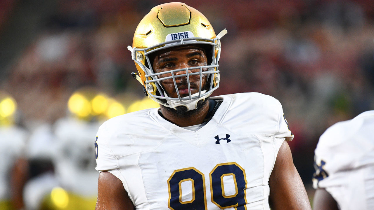 LOS ANGELES, CA - NOVEMBER 24: Notre Dame (99) Jerry Tillery (DL) looks on before a college football game between the Notre Dame Fighting Irish and the USC Trojans on November 24, 2018, at the Los Angeles Memorial Coliseum in Los Angeles, CA.
