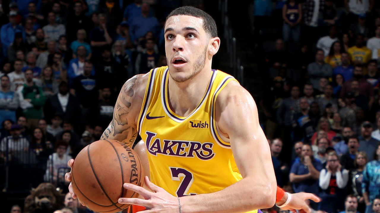 OKLAHOMA CITY, OK- JANUARY 17: Los Angeles Lakers guard Lonzo Ball #2 drives to the basket during the game against the Oklahoma City Thunder on January 17, 2019 at Chesapeake Energy Arena in Oklahoma City, Oklahoma. Mandatory Copyright Notice: Copyright 2019 NBAE