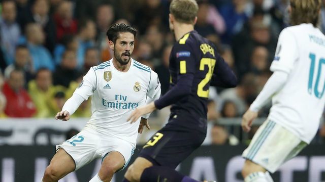 (L-R) Isco of Real Madrid, Christian Eriksen of Tottenham Hotspur FC, Luka Modric of Real Madrid during the UEFA Champions League group H match between Real Madrid and Tottenham Hotspur on October 17, 2017 at the Santiago Bernabeu stadium in Madrid, Spain.