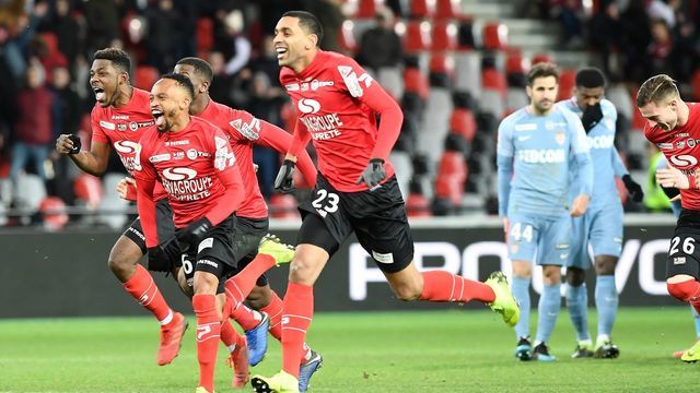 Guingamp's players celebrate after winning the French League Cup semi-final football match between Guingamp and Monaco on January 29, 2019 at the Roudourou stadium in Guingamp, western France.