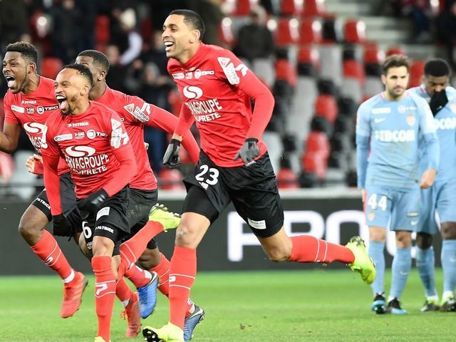 Guingamp's players celebrate after winning the French League Cup semi-final football match between Guingamp and Monaco on January 29, 2019 at the Roudourou stadium in Guingamp, western France.