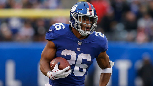 EAST RUTHERFORD, NJ - NOVEMBER 18: (NEW YORK DAILIES OUT) Saquon Barkley #26 of the New York Giants in action against the Tampa Bay Buccaneers on November 18, 2018 at MetLife Stadium in East Rutherford, New Jersey. The Giants defeated the Buccaneers 38-35.