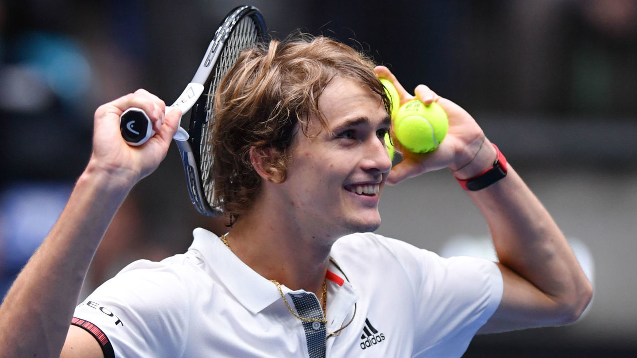 02 February 2019, Hessen, Frankfurt/Main: Tennis: Davis Cup, qualification round Germany - Hungary in the Fraport Arena. Germany's Alexander Zverev thanks the audience after his victory against Hungary's Borsos. Photo: Arne Dedert/dpa