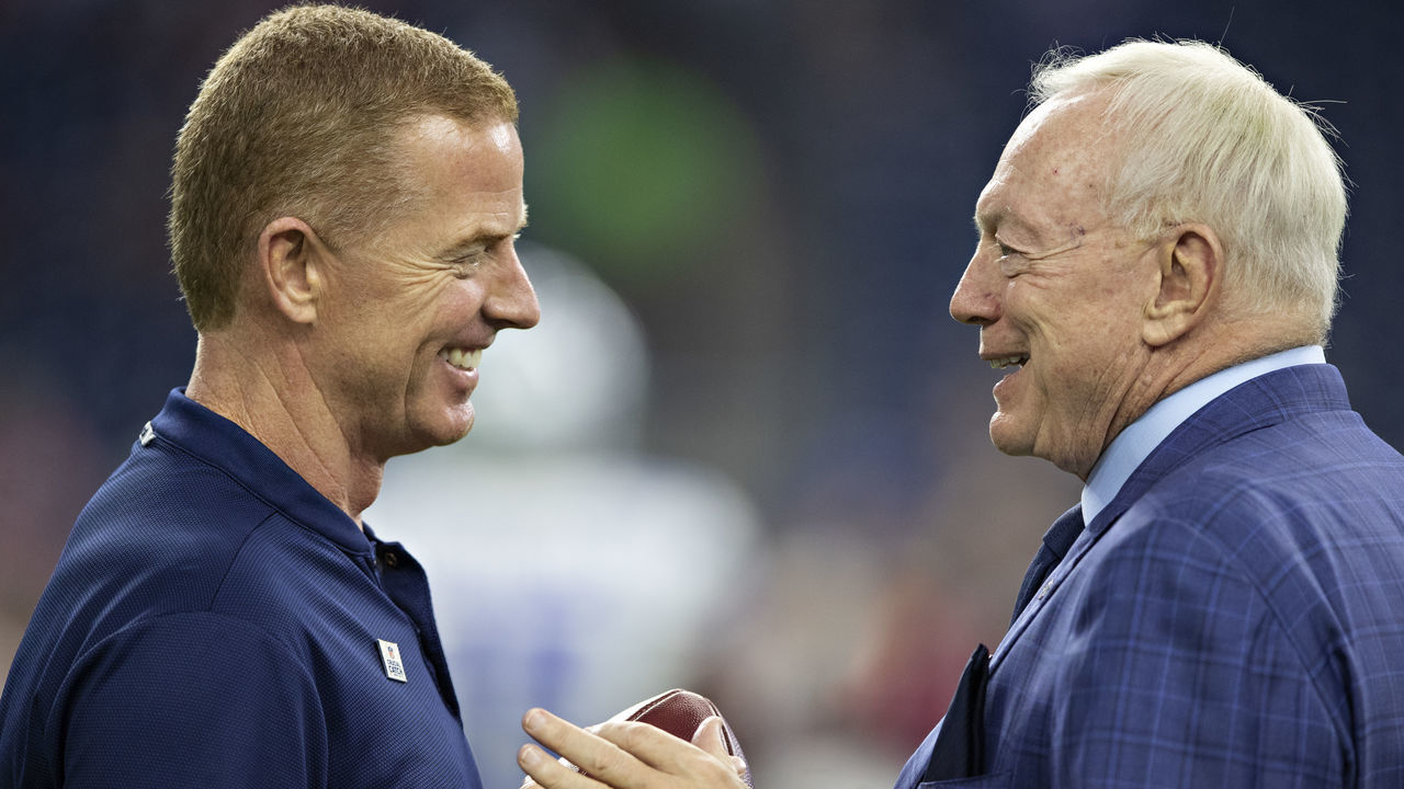 HOUSTON, TX - OCTOBER 7: Head coach Jason Garrett and owner Jerry Jones of the Dallas Cowboys talk on the field before the game against the Houston Texans at NRG Stadium on October 7, 2018 in Houston, Texans.