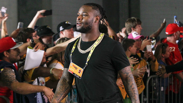 ORLANDO, FL - JANUARY 28: Runningback Le'Veon Bell #26 of the Pittsburgh Steelers of the AFC Team as he arrives to the NFL Pro Bowl Game at Camping World Stadium on January 28, 2018 in Orlando, Florida.