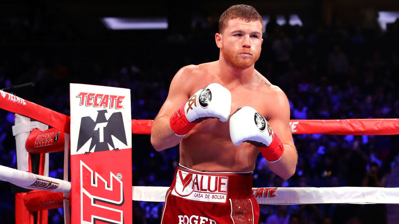 NEW YORK, NEW YORK - DECEMBER 15: Canelo Alvarez comes out of his corner to fight Rocky Fielding during their WBA super middleweight title fight at Madison Square Garden on December 15, 2018 in New York City.