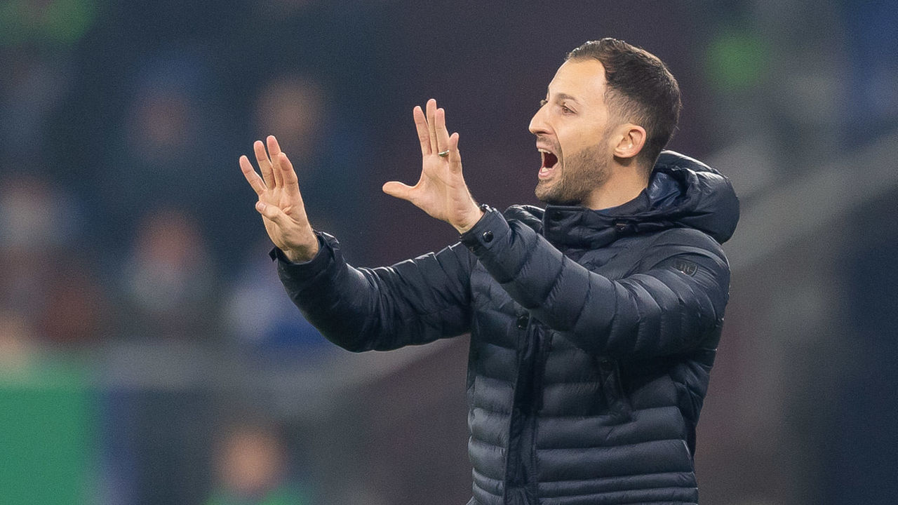 GELSENKIRCHEN, GERMANY - FEBRUARY 06: head coach Domenico Tedesco of Schalke 04 gestures during the DFB Pokal Cup match between FC Schalke 04 and Fortuna Duesseldorf at Veltins-Arena on February 06, 2019 in Gelsenkirchen, Germany.