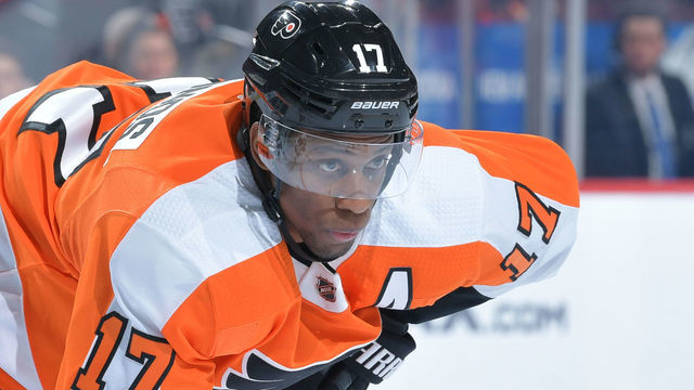 PHILADELPHIA, PENNSYLVANIA - JANUARY 14: Wayne Simmonds #17 of the Philadelphia Flyers looks on against the Minnesota Wild at Wells Fargo Center on January 14, 2019 in Philadelphia, Pennsylvania.
