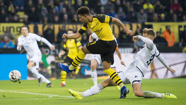 DORTMUND, GERMANY - FEBRUARY 09:Jadon Sancho of Borussia Dortmund in action during the Bundesliga match Borussia Dortmund against TSG 1899 Hoffenheim at the Signal Iduna Park on February 09, 2019 in Dortmund, Dortmund.