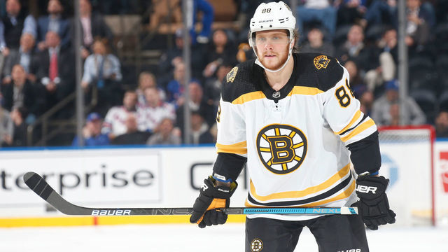 NEW YORK, NY - FEBRUARY 06: David Pastrnak #88 of the Boston Bruins skates against the New York Rangers at Madison Square Garden on February 6, 2019 in New York City.