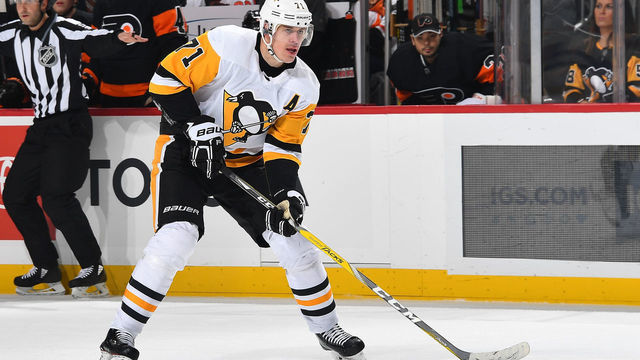 PITTSBURGH, PA - DECEMBER 1: Evgeni Malkin #71 of the Pittsburgh Penguins skates against the Philadelphia Flyers at PPG Paints Arena on December 1, 2018 in Pittsburgh, Pennsylvania.