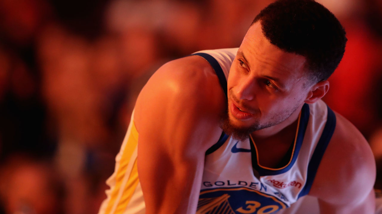 PHOENIX, ARIZONA - FEBRUARY 08: Stephen Curry #30 of the Golden State Warriors warms up before the NBA game against the Phoenix Suns at Talking Stick Resort Arena on February 08, 2019 in Phoenix, Arizona. The Warriors defeated the Suns 117-107.