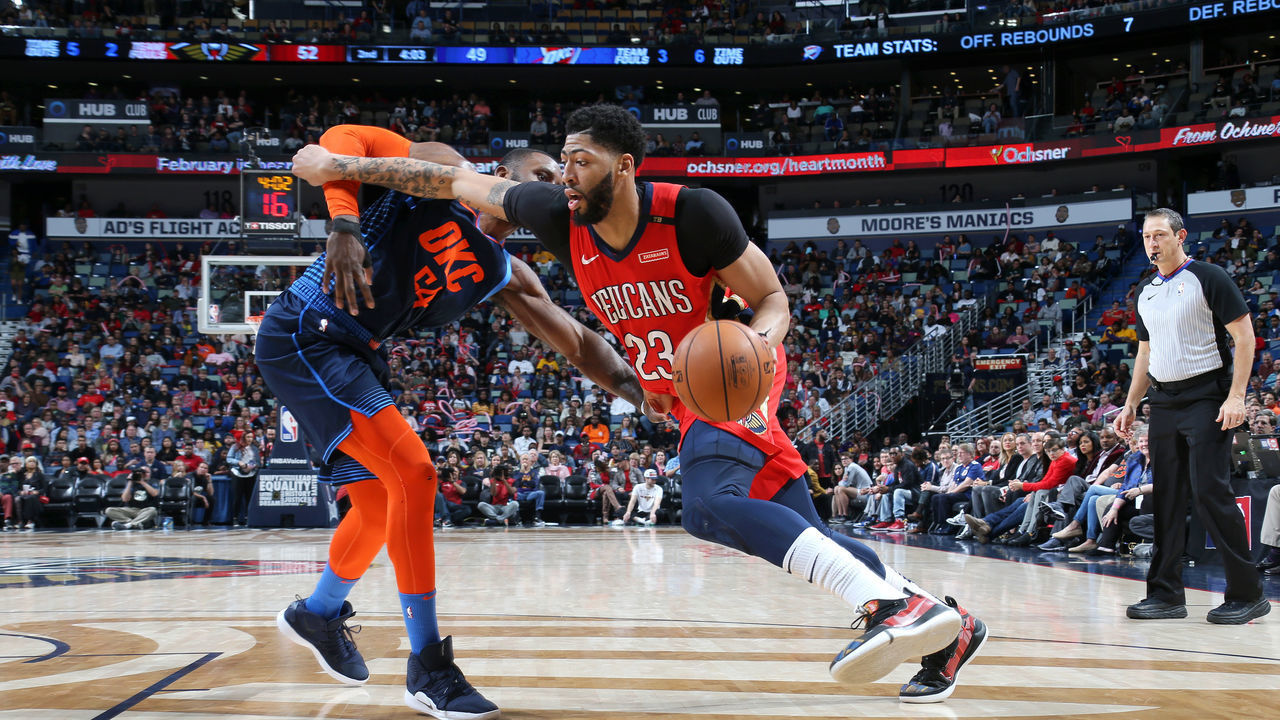 NEW ORLEANS, LA - FEBRUARY 14: Anthony Davis #23 of the New Orleans Pelicans handles the ball against the Oklahoma City Thunder on February 14, 2019 at the Smoothie King Center in New Orleans, Louisiana. Mandatory Copyright Notice: Copyright 2019 NBAE