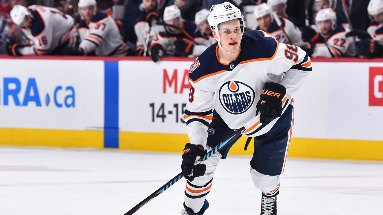 MONTREAL, QC - FEBRUARY 03: Jesse Puljujarvi #98 of the Edmonton Oilers skates against the Montreal Canadiens during the NHL game at the Bell Centre on February 3, 2019 in Montreal, Quebec, Canada. The Montreal Canadiens defeated the Edmonton Oilers 4-3 in overtime.
