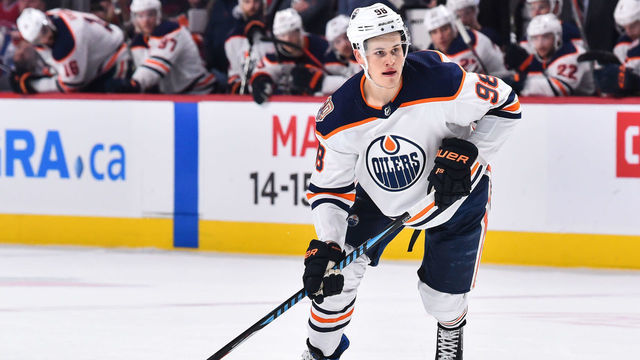 MONTREAL, QC - FEBRUARY 03: Jesse Puljujarvi #98 of the Edmonton Oilers skates against the Montreal Canadiens during the NHL game at the Bell Centre on February 3, 2019 in Montreal, Quebec, Canada. The Montreal Canadiens defeated the Edmonton Oilers 4-3 in overtime.