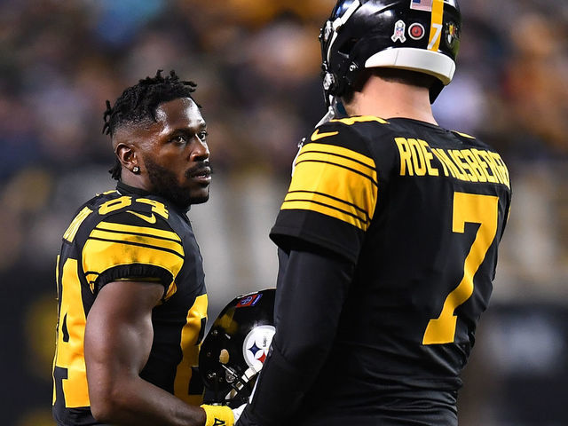 PITTSBURGH, PA - NOVEMBER 08: Antonio Brown #84 of the Pittsburgh Steelers talks with Ben Roethlisberger #7 during the game against the Carolina Panthers at Heinz Field on November 8, 2018 in Pittsburgh, Pennsylvania.