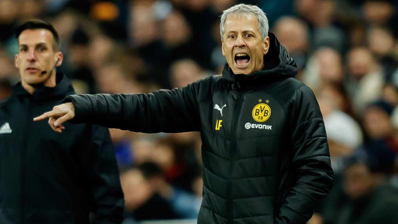 LONDON, ENGLAND - FEBRUARY 13: Head coach Lucien Favre of Dortmund gestures during the UEFA Champions League Round of 16 First Leg match between Tottenham Hotspur and Borussia Dortmund at Wembley Stadium on February 13, 2019 in London, England.