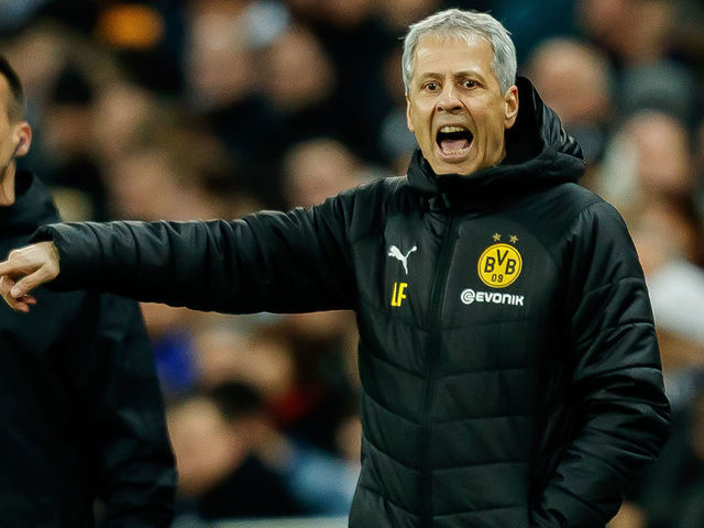 LONDON, ENGLAND - FEBRUARY 13: Head coach Lucien Favre of Dortmund gestures during the UEFA Champions League Round of 16 First Leg match between Tottenham Hotspur and Borussia Dortmund at Wembley Stadium on February 13, 2019 in London, England.